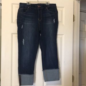 Distressed jean capris